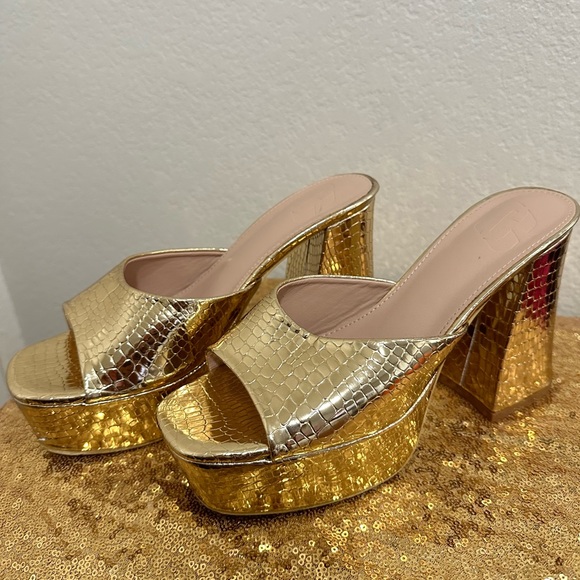 Gold Crocodile Embossed Chunky Platform Mules 4 inches size 40 - Picture 12 of 14